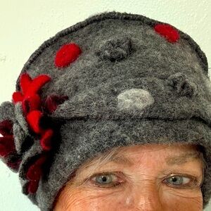 LaFenice Gray and Red Wool Blend Hat with felted flower. OS. Made in Italy.